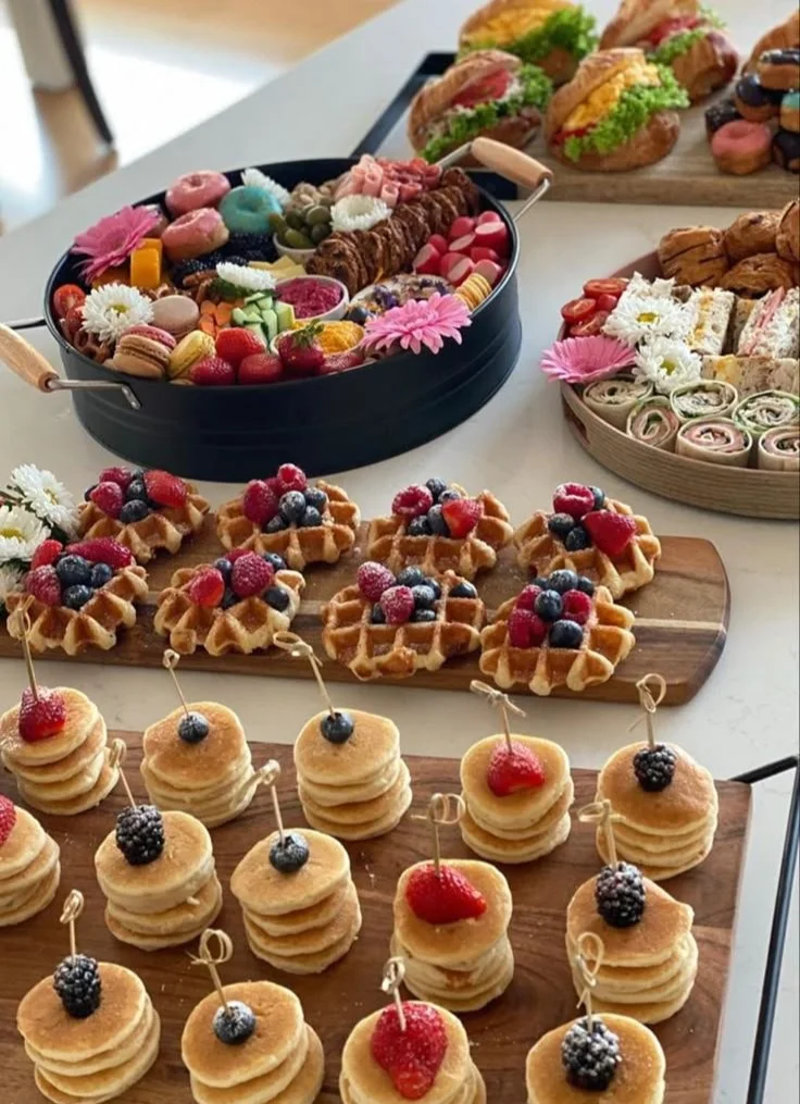 Delicious birthday party food ideas including snacks and drinks for celebration.